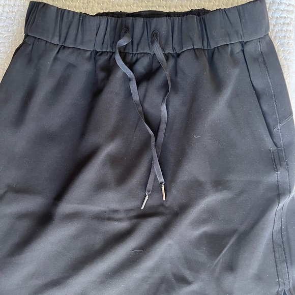 Lululemon black skirt - Picture 2 of 3